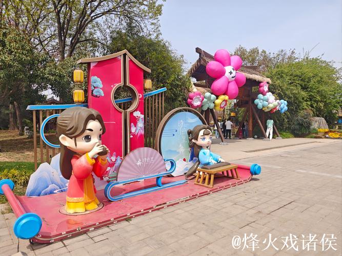 千年古镇变身潮玩乐园 千年古镇变身潮玩乐园