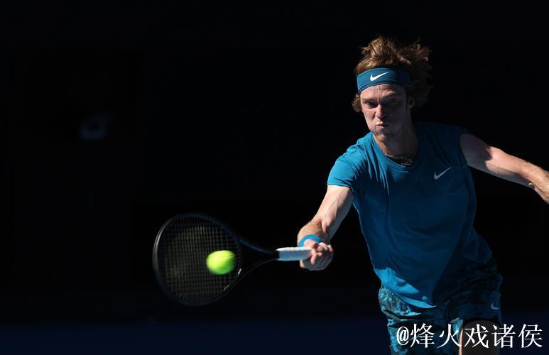 澳网第3日梅德韦德夫逆转晋级 卢布列夫遭一轮游