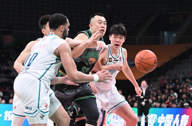 韩德君16+12辽宁胜广东 山西8人上双大胜吉林 韩德君16+12辽宁胜广东 山西8人上双大胜吉林